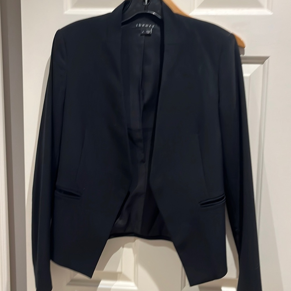 EUC THEORY BLACK BLAZER SIZE 4
